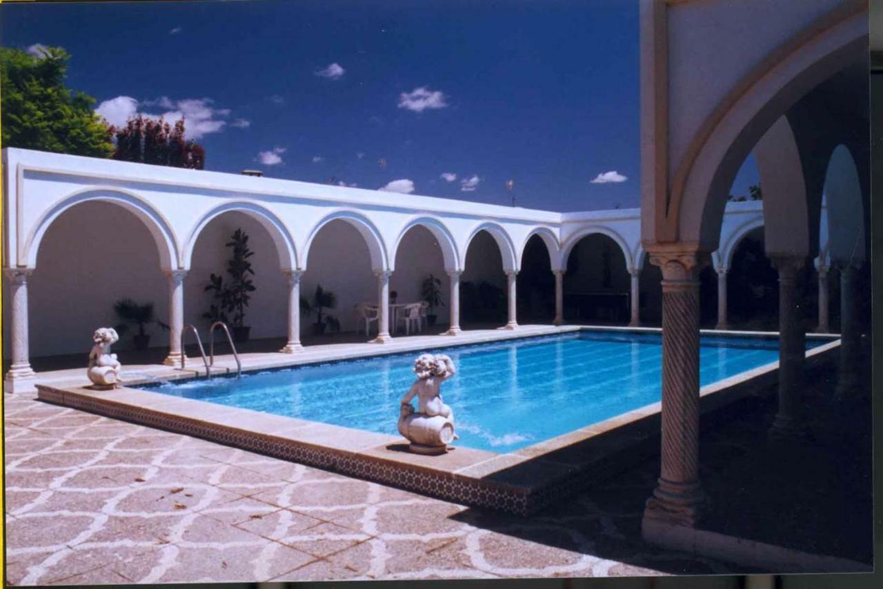 Villa Del Manzano Villanueva del Ariscal ภายนอก รูปภาพ