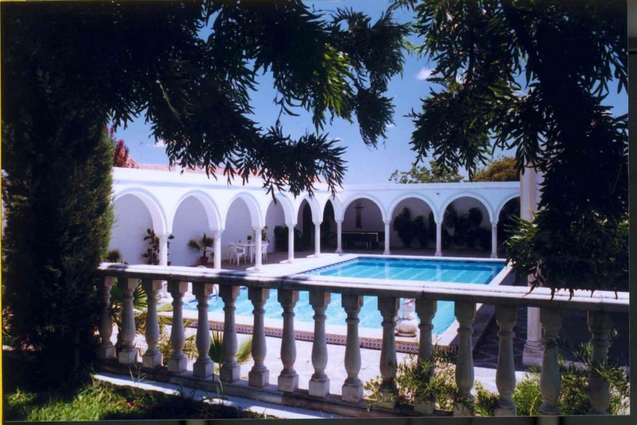Villa Del Manzano Villanueva del Ariscal ภายนอก รูปภาพ