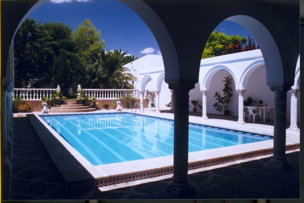 Villa Del Manzano Villanueva del Ariscal ภายนอก รูปภาพ