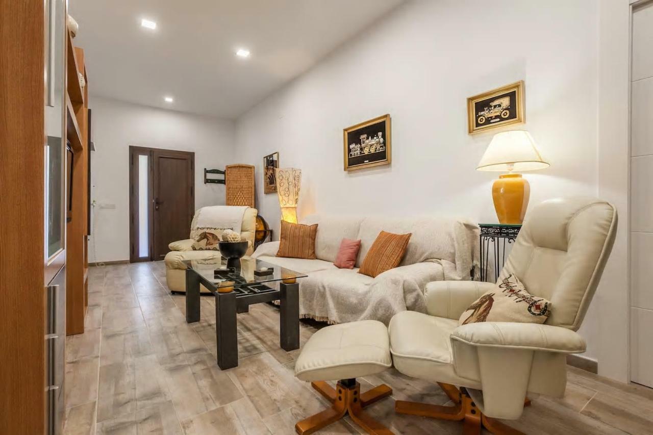 Villa Del Manzano Villanueva del Ariscal ภายนอก รูปภาพ
